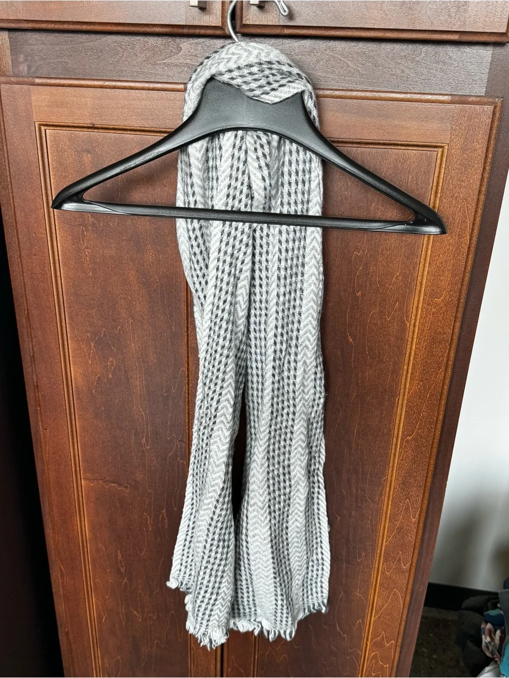 100% Pashmina Scarf Fringe Grey Black Herringbone Houndstooth Handmade Nepal